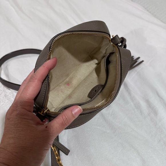 Tory Burch McGraw Camera Bag Silver Maple Crossbody Bag with Gold Hardware - Picture 6 of 9